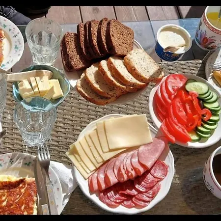 Jaagu Glaemping * Suuremoisa (Saaremaa)