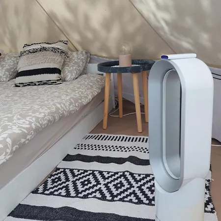 Jaagu Glaemping Suuremoisa (Saaremaa)